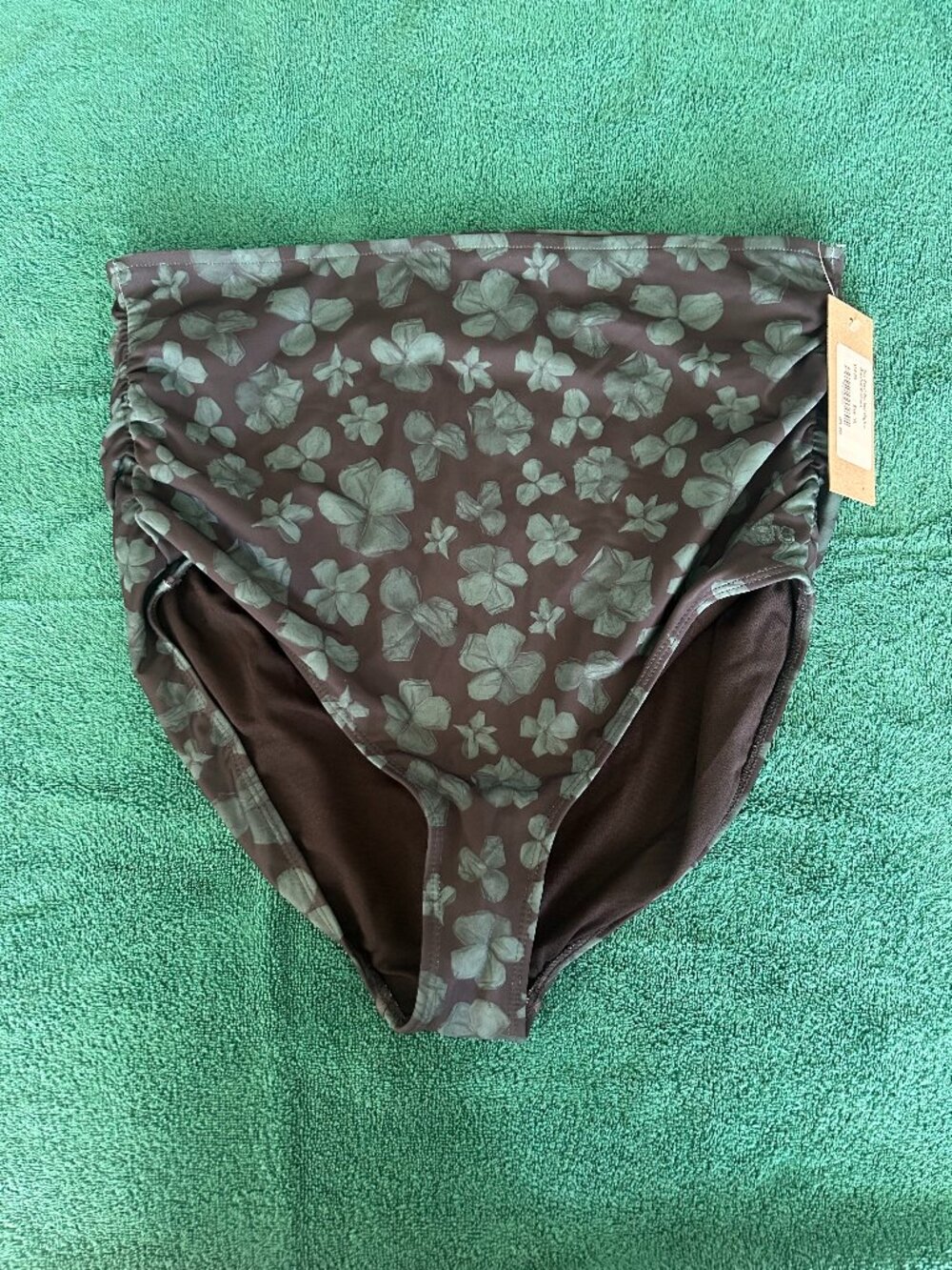 Albion Fit | High-Waisted Ruched Bikin Bottoms in Sea Petal Pattern | L | NWT